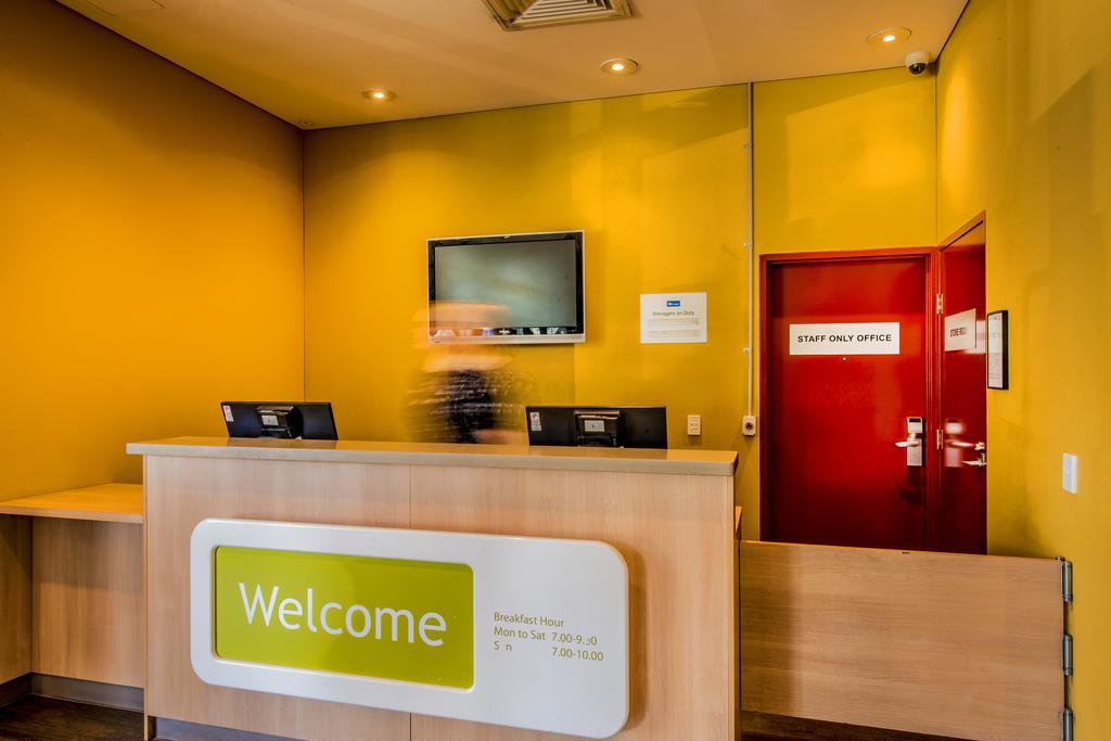 Ibis Budget Sydney Olympic Park Exterior foto