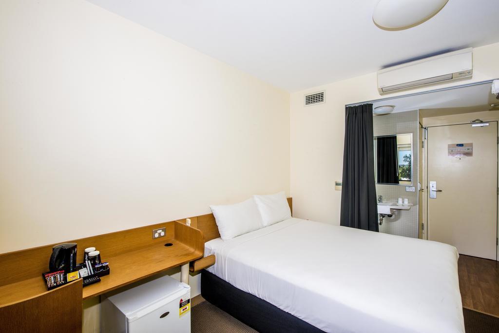 Ibis Budget Sydney Olympic Park Exterior foto